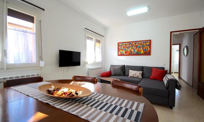 Salas de Pallars Apartamento | Ca La Lluïsa - Holiday Apartment