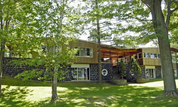 Leeds and the Thousand Islands Cabaña | Island Paradise en Totem Point en las 1000 islas