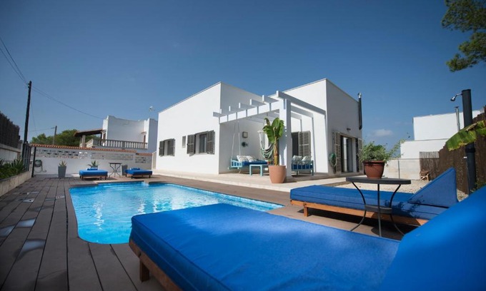 Cala Llombards Casa | Ca n'Alorda Holiday Home Cala Llombards piscina, wifi, seguridad y relax