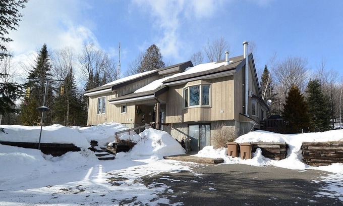 Sainte-Marguerite-du-Lac-Masson Casa | Lakeview Cottage