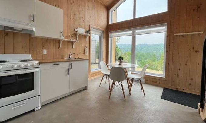 Sainte-Marguerite-du-Lac-Masson Cabina | Vrbo Property