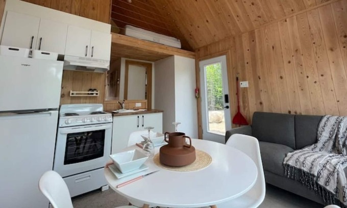 Sainte-Marguerite-du-Lac-Masson Cabina | Vrbo Property