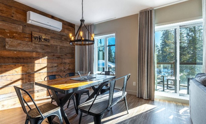 Sainte-Marguerite-du-Lac-Masson Apartamento | The Viking Resort & Marina is a resort located in the Laurentians region.