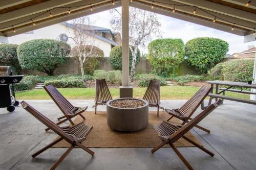 La Palma Casa | CA2 House SoCal Oasis Newly Renovated Game Room