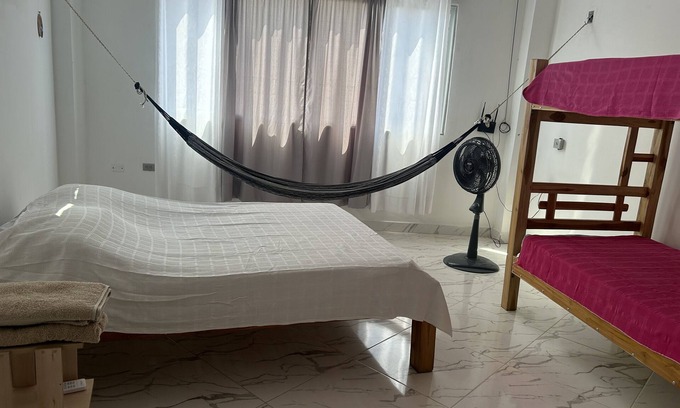 Santa Cruz de Lorica Cabina | Cabaña completa a 50 metros de la playa y en zona urbana del pueblo