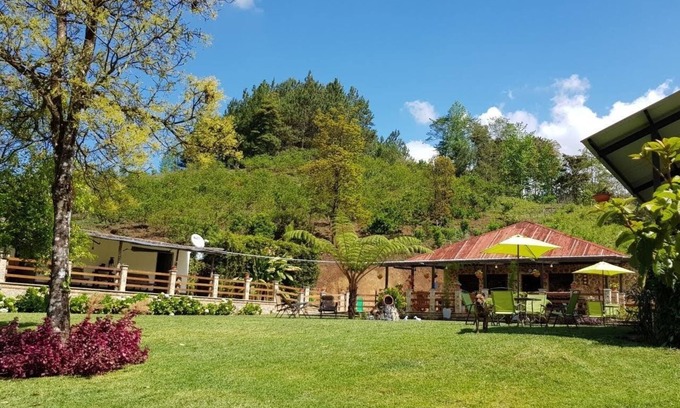 Alta Verapaz Casa | 3 Habitaciones para alojar 16 huspedes en casa particular de granja Li´Kanti