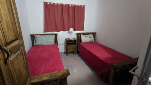 Choele Choel Casa | Cabaña con patio y cochera con dos habitaciones