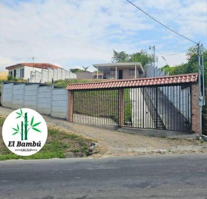 Juan Viñas Casa | Cabaña de Descanso El Bambú