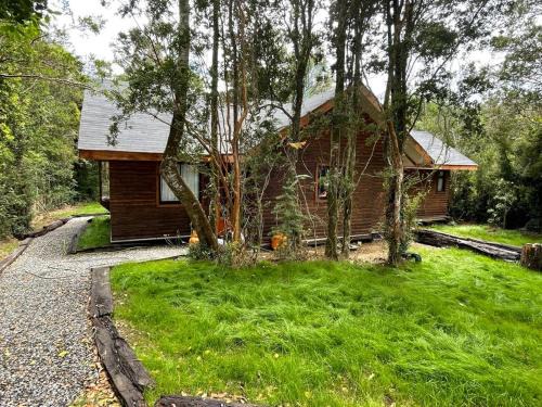 Valdivia Casa | Cabaña del bosque con estero