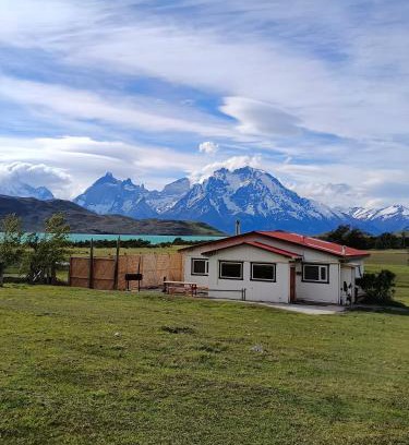 Torres Del Paine Casa | CABAÑA ESTANCIA LAZO