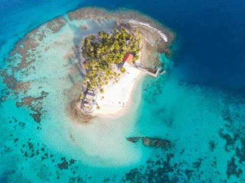 Carti Tupile Casa | Cabaña frente al mar de Guna Yala Isla del Barco hundido