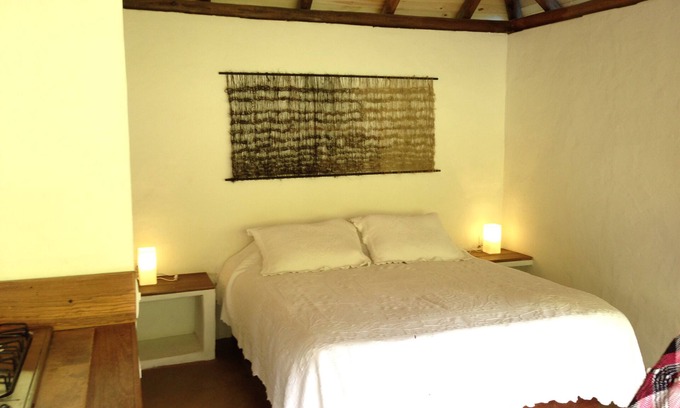 La Vega Casa | Cabaña Inmersa en la Naturaleza con río, totalmente privada, solamente para uno.