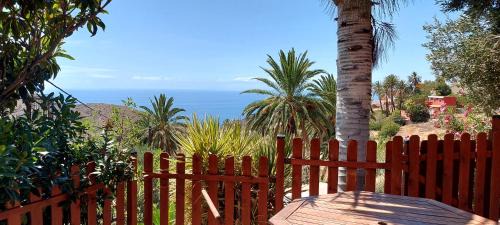 Alojera Casa | Cabaña Los Palmeros, vista al mar y la montaña