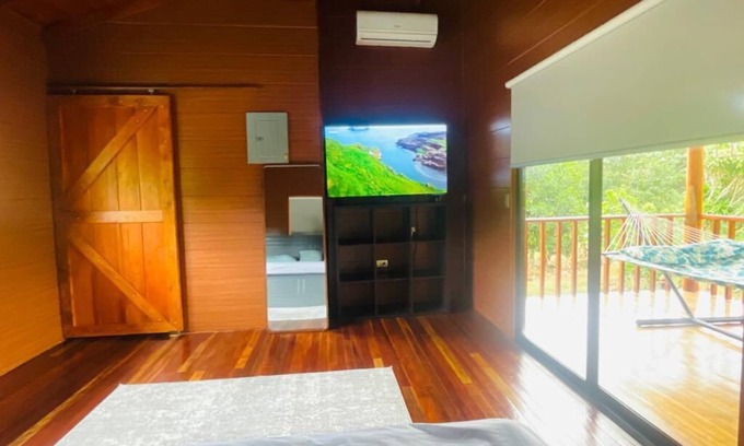 Valle Azul Cabina | Cabaña rodeada de naturaleza, ideal para parejas, cerca de lugares turisticos