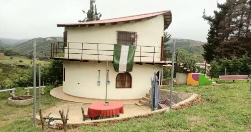 Samaipata Chalet De Esquí | Cabaña rustica la tiipita samaipata