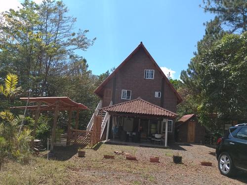 Cerro Azul Chalet De Esquí | Cabañas en Los Altos de cerro Azul Panamá Cascadas RIos Naturaleza viva