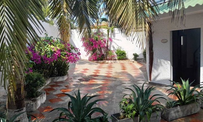 Santa Veronica Chalet De Esquí | Cabañita cerca de playa Patio Español "ideal para viajeros descomplicados"