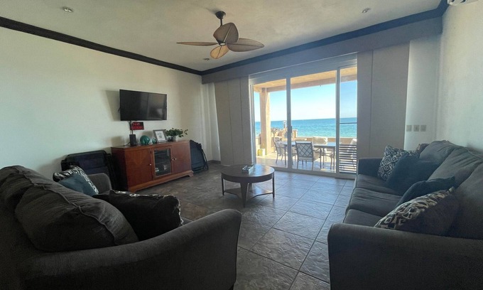 Sandy Beach Casa | Caballo De Mar Beach House - 3 bedroom/3 bathroom house right on the beach