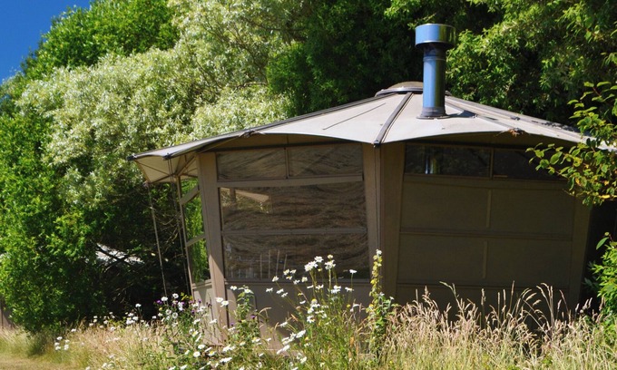 Llantwit Major Cabaña | CABAN MERIOS, romantic, character holiday cottage in Llantwit Major