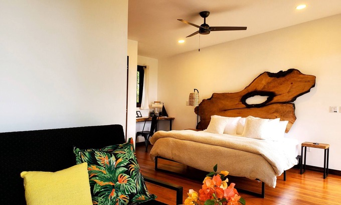 San Ignacio Cabina | Cabana 3 -Modern amenities cabin, on the banks of the Belize River