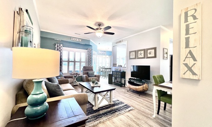 Villages of Five Points Condominio | Lewes DE Vacation Condo - 1 ° PISO - PERRO AMISTOSO - 2 piscinas - Tenis y senderos