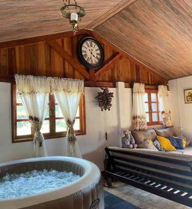 Guararema Apartamento | Cabana com Jacuzzi em Guararema