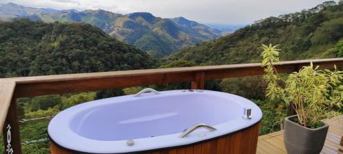 Cambui Chalet De Esquí | Cabana com vista para as montanhas, ofurô e Starlink