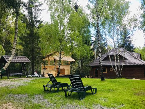 Calatele Casa | Cabana din padurea Belis si casuta din copac