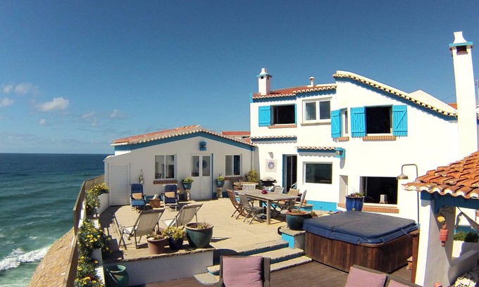 Azenhas do Mar Casa | Cabana do Mar- Unique villa over the ocean- NEW