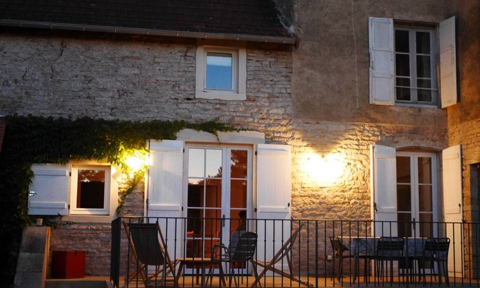 Nanton Casa | Cabana & La Jolie Ferme