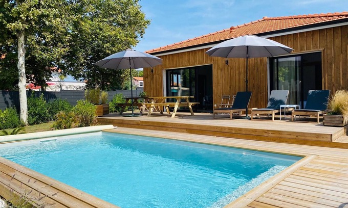 Ares Casa | Cabane De Brice à Ares avec piscine