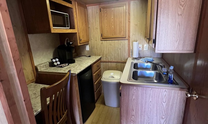 Dickerson Run Cabina | Cabin 1 - So comfy and you'll have everything you need in this cabin for a great get a way.