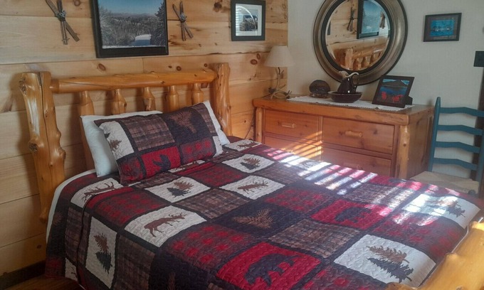 Blue Mountain Lake Cabina | Cabin 1 - Unit 2 at Blue Mountain Rest