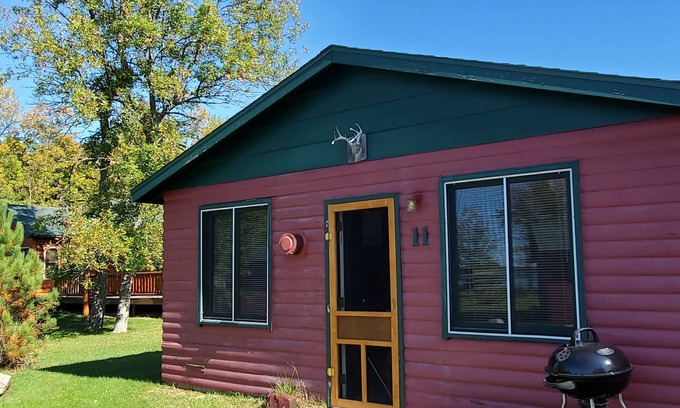 Gould City Casa | Cabin 11-The Fox Den at Sunset Pines Resort