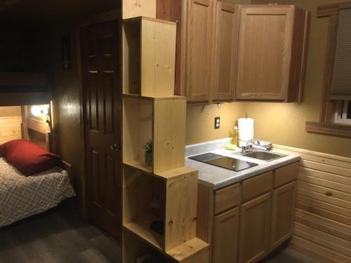 Custer Casa | Cabin 2 Brand new Rental car available