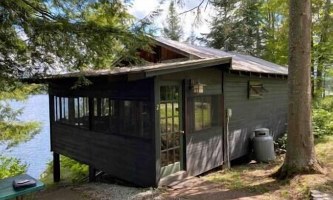 Indian Lake Casa | Cabin 2 - Waterfront at Lake Abanakee