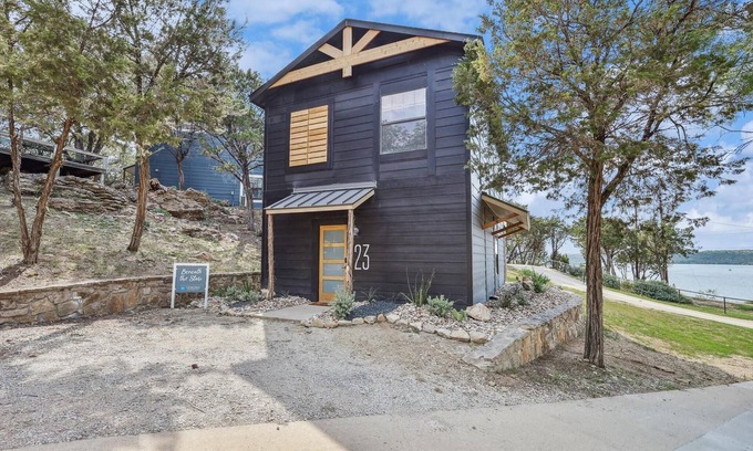 Graford Cabina | Cabin #23 Beneath The Stars: 10 mins to Rocker B! And on Possum Kingdom Lake
