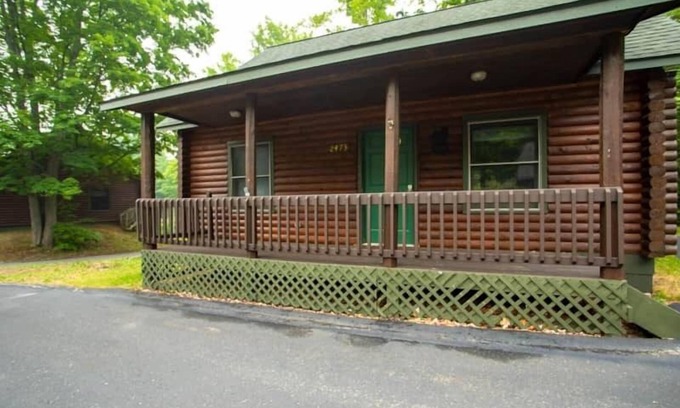 Gaylord Casa | Cabin 2475 - Eye-Catching Log Cabin inside Resort