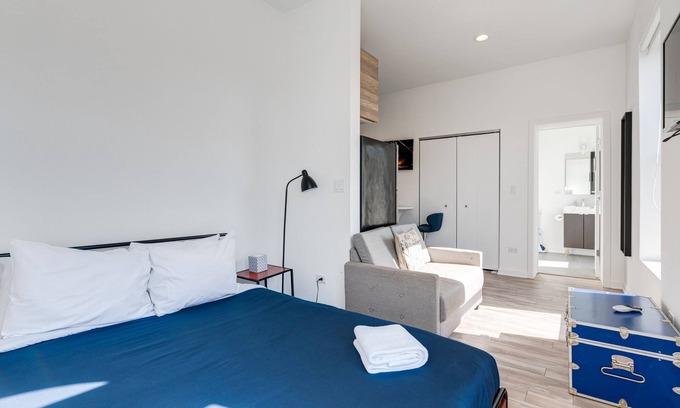 River West Apartamento | Cabin 308 by 747 Lofts