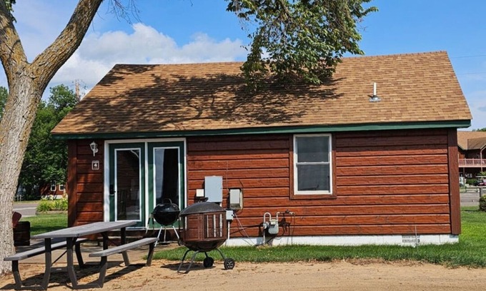 Isle Cabina | Cabin 4 at the Lake - 2 bedrooms