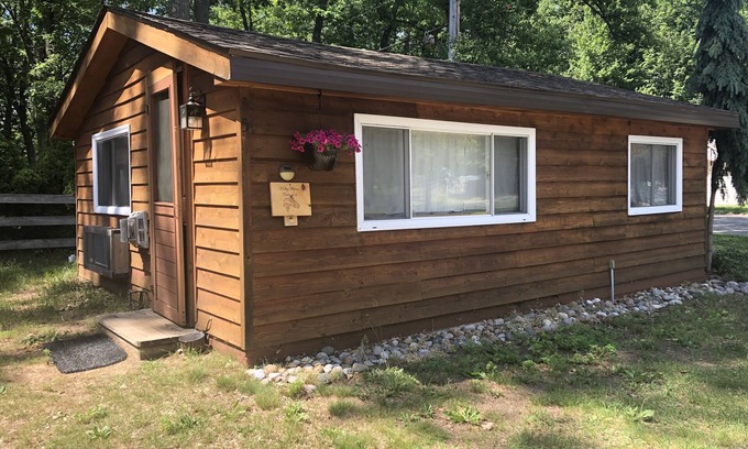 Mayfield Cabina | Cabaña 5 en Fife Lake - Precios especiales de fútbol