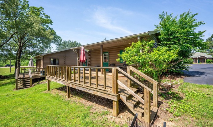Buchanan Casa | Cabin 7 at Fishtale Lodge