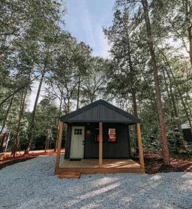 Hartwell Otro | Cabin #7 One Bedroom With Kitchenette