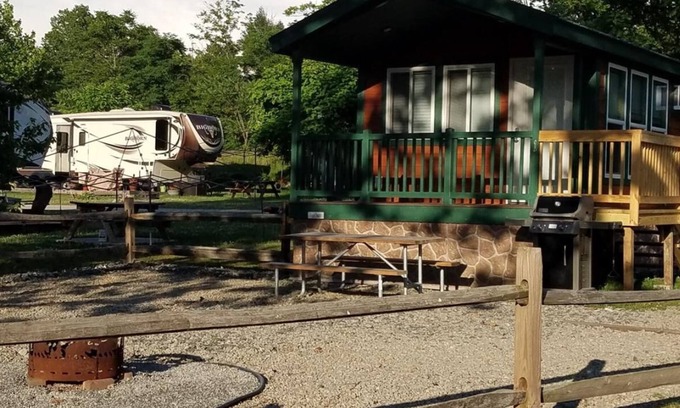 Dickerson Run Cabina | Cabin 8 - Beautiful cabin with a queen, full and twin bed. Great for days outdoors and nights in.