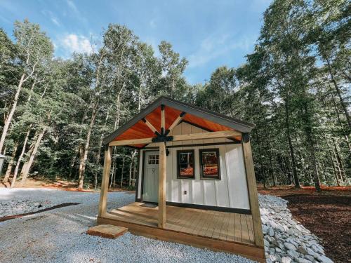 Hartwell Otro | Cabin #9 One Bedroom With Kitchenette
