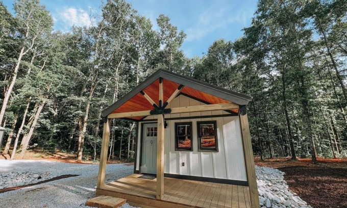 Hartwell Alquiler De RV | Hartwell Cabins and RVs is located in the serenity of the woodlands