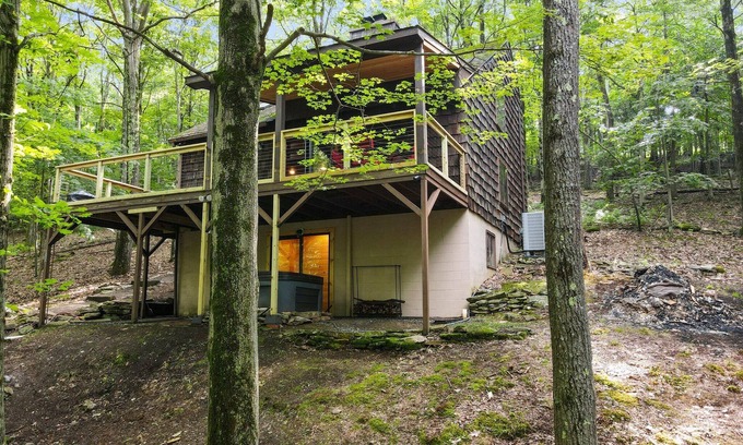 Terra Alta Casa | CABIN ALPINE LAKE RESORT - GOLF BEACH HIKE FISH KAYAK HOT TUB POOL GYM RELAX
