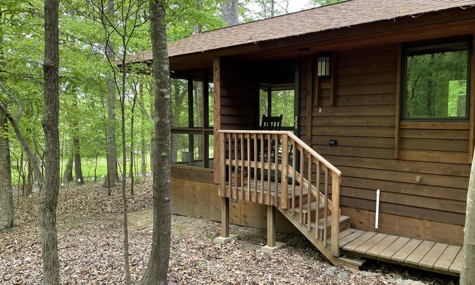 Waxhaw Cabina | Cabin amongst the trees