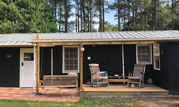 Mesena Cabina | Cabin at Meadow Springs, lakes and walks on 51+acres in Warrenton GA