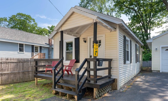 Old Orchard Beach Cabina | Cabin B-Relaxing and Fun 1 bedroom Cabin/Dog Friendly
